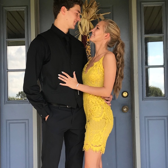 Meet your Posher, Emily - Picture 1 of 3